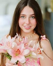 Donna Girouard's Instagram, Twitter & Facebook