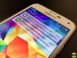 Avant de procéder au changement de l'écran de votre galaxy s9+, il est nécessaire pour des raisons évidentes de sécurité de l'éteindre. Samsung Galaxy S5 Lollipop Est Arrive Et Voici Les Changements Qu Il Apporte