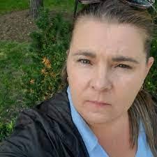 Sarina Harney's Instagram, Twitter & Facebook