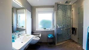 Das Bad Renovieren Modernisierung Fur Jedes Budget Badezimmer Renovieren Bad Renovieren Und Badezimmer Umbau