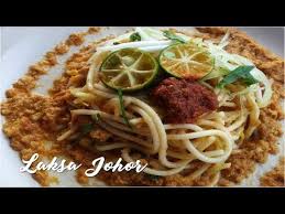 It has spicy, sweet, creamy and sour taste. Cara Membuat Laksa Johor How To Cook Johor Laksa Youtube