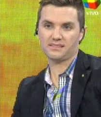 Admiro a la gente que disfruta de esto. Que Santiago Del Moro Vuelva A Muchmusic Photos Facebook