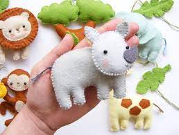 Pdf Pattern Safari Animals Felt Baby Crib Mobile By Imanufatti Felt Baby Felt Toys Safari Animals