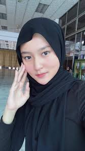 I am very rich 🤑 I need poor wife 💕