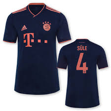 In der regel ist es auf der rechten brust platziert. Fc Bayern Munchen Champions League Trikot Kinder 2019 20 Bundesliga Fussball Trikots Heimtrikots Und Auswartstrikots