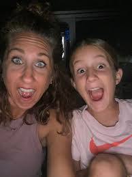 Renae Bentley's Instagram, Twitter & Facebook