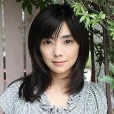 現在、27歳の倉科カナさん。話題作のドラマに立て続けに出演し、 今、勢いのある女優さんです。 流行のボブヘアーを武器に、これから 益々、活躍してほしいですね。 以上で、倉科カナさんの髪型の紹介は終了になります。 éžå…¬å¼ å€‰ç§'ã‚«ãƒŠãƒ–ãƒ­ã‚°æ›´æ–°é€šçŸ¥bot Kurakanabot Twitter