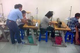 Tiga jembatan di magetan rusak akibat diterjang banjir bandang. Penyandang Disabilitas Dilatih Operasikan Mesin Jahit Standar Garmen