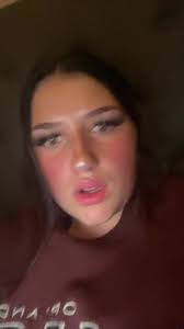 Molly Currie's Instagram, Twitter & Facebook