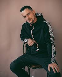 С несокрушимым характером, с сильной энергетикой, с. Istoriya Lyubvi Grigoriya Chapkisa Romeo I Dzhuletta Bledneyut Novosti Na Kp Ua