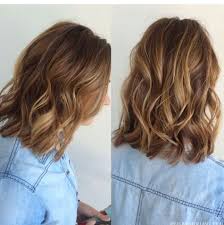 Stylist nikki lee added the perfect amount of light to a deep base. Ombre Hair Cheveux Mi Longs Inspirez Vous Hair Styles Balayage Hair Short Light Brown Hair