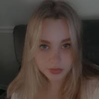 Heather Sieracki's Instagram, Twitter & Facebook