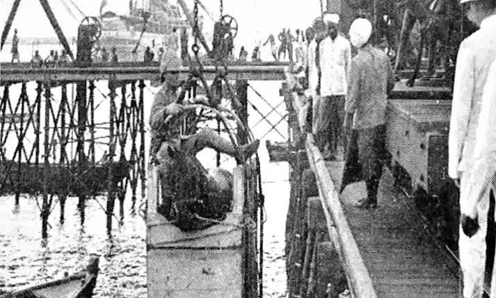 1905 pic of Landing troops from HMS Dufferin in Madras