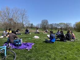 van der Huang groups Spring picnic!