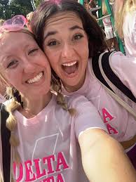 just having a really good time w/ @oliviarodrigo !!! 💜🤘🏻🌙 🪩