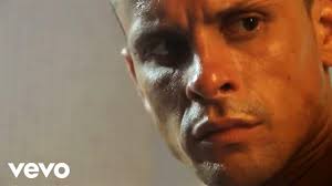 Elena Vargas supera con éxito el quirófano