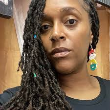 Renee Moffitt's Instagram, Twitter & Facebook