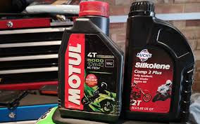 The vis is large chemicals that tend to shear between the cogs of a motorcycle transmission. Motorcycle Engine Oil Guide 2021 Update Biker Rated