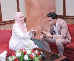 Siti nordiana alias (born 22 november 1984) is a malaysian singer, songwriter, actress, television presenter and businesswoman. Peminat Yang Jodohkan Kami Siti Nordiana Dan Khai Bahar Tidak Menolak Andai Mereka Disatukan Khalifah Media