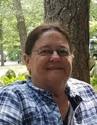 Lorraine Peckham's Instagram, Twitter & Facebook