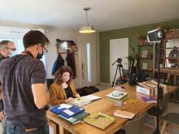 Elle est diffusée chaque premier lundi du mois à 10h15 et rediffusée le samedi suivant aux alentours de 23h50 sur france 5. 2020 Developpement Individu Processus Handicap Education Diphe Equipe De Recherche Universite Lyon 2