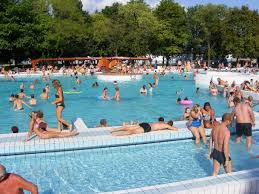 Sprawdź nasz wykaz basenów i parków wodnych oraz zapoznaj się z cennikami i godzinami otwarcia obiektów. Kapielisko Termalne W Mezokovesd Na Wegrzech