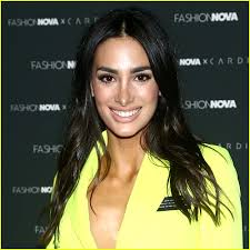 Logan Paul's Full Dating History Revealed, From His Current Fiancée to  Famous Confirmed & Rumored Ex-Girlfriends