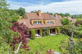 Wunderschone 300 Qm Villa Mit 1500 Qm Garten Und Jacuzzi 300qm Zum Verkauf In Agrate Conturbia Via Castelconturbia Sotheby S Realty