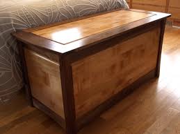 Maple And Walnut Blanket Box Finewoodworking Wooden Blanket Box Maple Furniture Chests Diy