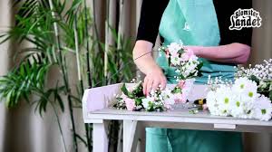 Check out gsolton's collection midsommarkrans midsommarkrans. Bind En Midsommarkrans Youtube