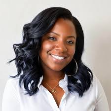 Lori Reddick's Instagram, Twitter & Facebook