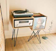 Esprit vintage pour ce meuble composé d'un bac et de trois niches pour ranger des disques. 47 Meubles Pour Ranger Des Vinyles Meuble Pour Platine Vinyle Meuble Vinyle Mobilier De Salon