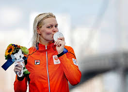 She thinks her silver medal is the maximum achievable. M Owntu 4kjx4m