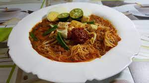 It is made with vermicelli noodles which are fried with small shrimps, bean sprouts, soybeans, and chili paste. Mee Siam Singapura Youtube