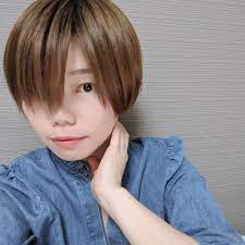 亜実 中途スタイリストさん募集中 さんはinstagramを利用しています 髪型記録 久しぶりの短さ オーナー 社長 直々にカットして 下さいました 前髪邪魔だけど 今伸ばしたい気持ち でもほんと邪魔 笑 頑張るか ショートボブ ショート