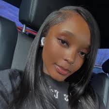 Hazel Jeffries's Instagram, Twitter & Facebook