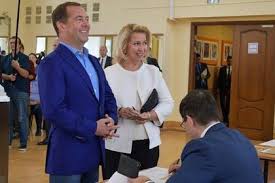 Rising shopping bills and low wages and pensions in russia are high on people's list of complaints amid an economic. Dmitry Medvedev With His Wife Voted In The Elections To The Moscow City Duma Russian News En