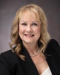 Kristi Erdman's Instagram, Twitter & Facebook