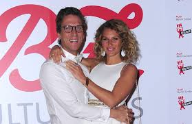 Kusmagk started his career as a television host for the german sports channel dsf. Peer Kusmagk Und Janni Honscheids Neues Oko Haus