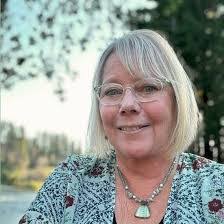 Elaine Bryson's Instagram, Twitter & Facebook