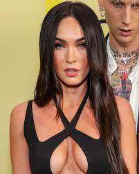 Megan fox and machine gun kelly arrive backstage during the ufc 261 event at vystar veterans memorial arena on april 24, 2021 in jacksonville, florida. Zpgp6esclhgfdm
