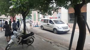 Theo thông tin ban đầu, vào khoảng 17 giờ 30 phút chiều 28/2, bé gái tên n.p.h. Vá»¥ Be Gai RÆ¡i Tá»« Táº§ng 12 Chung CÆ° Bá»' Máº¹ Khoc Ngáº¥t Khi Tháº¥y Thi Thá»ƒ Con