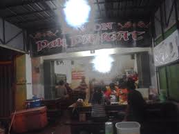 Rawon pak pangat memiliki menu yang sederhana. Rawon Pak Pangat Surabaya Lezatnya Citarasa 3 Varian Menu Rawon Kuliner Surabaya