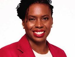 Aileen Flanagan's Instagram, Twitter & Facebook