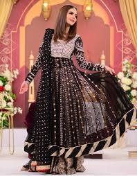 Eid ul fitar is very important event for muslims, at the end of holy month of ramadan it is celebrated worldwide. Best Eid Dresses Worn By Pakistani Actresses Reviewit Pk