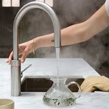 De quooker flex onderscheidt zich door het flexibele gebruik dankzij de uittrekslang. Quooker Pro3 Vaq Cube Flex Verchromt Glanzend