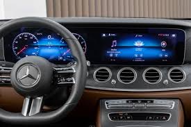 Volante Completamente Nuevo En Los Flamantes Clase E De Mercedes Benz Mercedes Clase A Mercedes Clase S Mercedes Benz