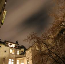 Wann geht die sonne unter? Paradoxer Effekt Wolken Lassen Stadte Nachts Noch Heller Leuchten Welt