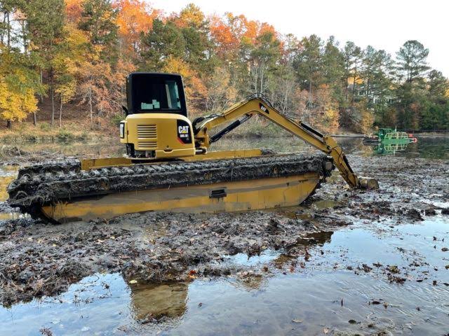 Mini excavator for silt digging
