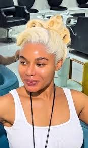 Mindy Langley's Instagram, Twitter & Facebook